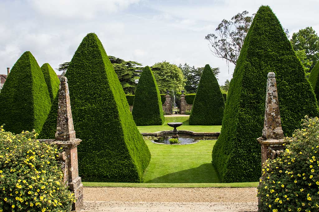 athelhampton-house-tudor-manor-house-gardens-in-dorset