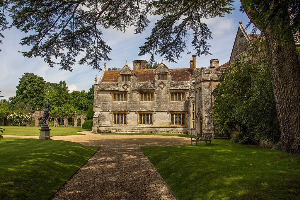 athelhampton-house-tudor-manor-house-gardens-in-dorset