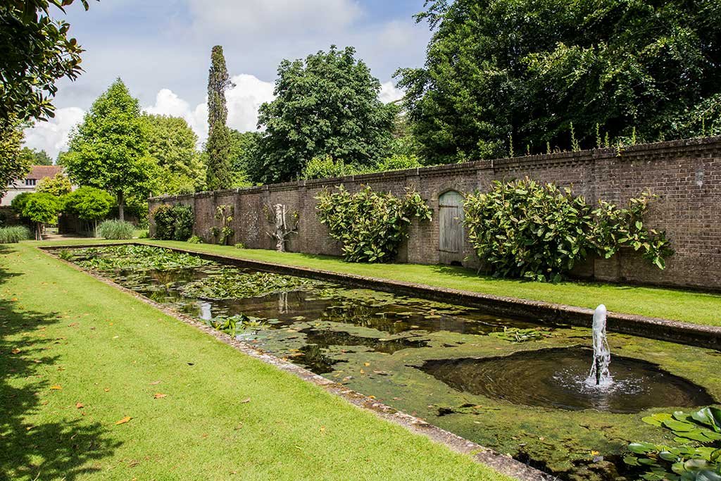 The Private Garden has ponds and fountains