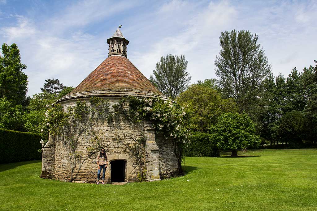 visit-athelhampton-one-of-england-s-prettiest-medieval-houses-historic-houses