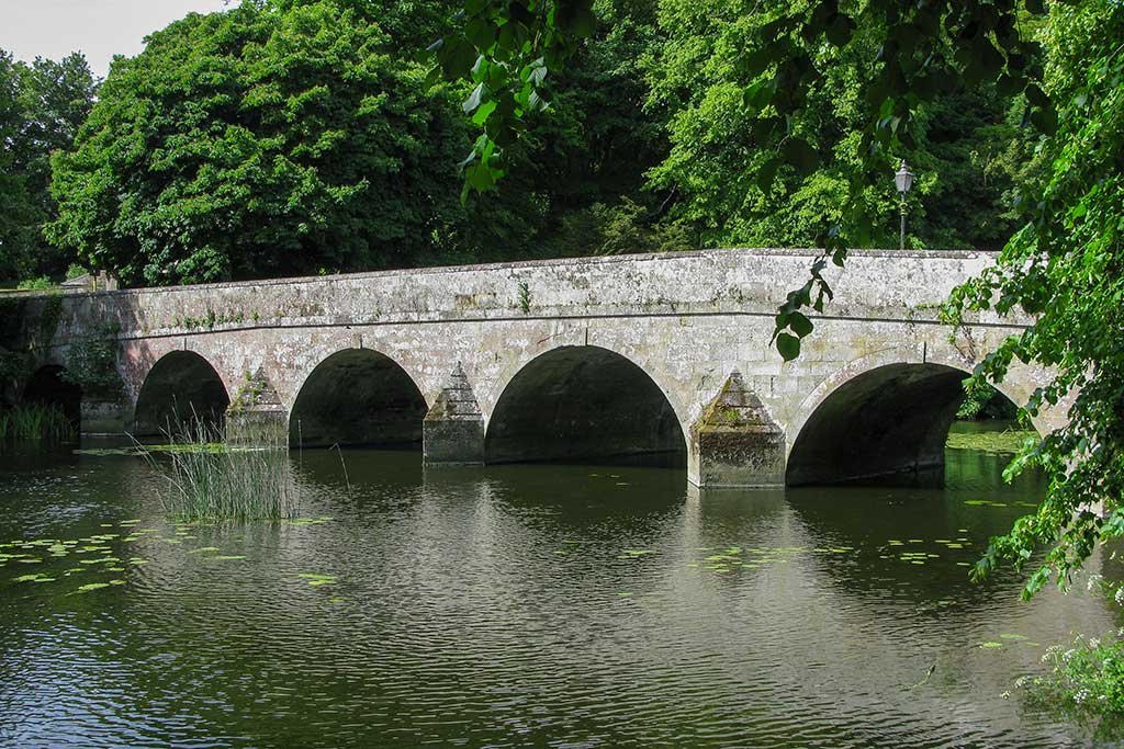Stone bridge over the River Stour