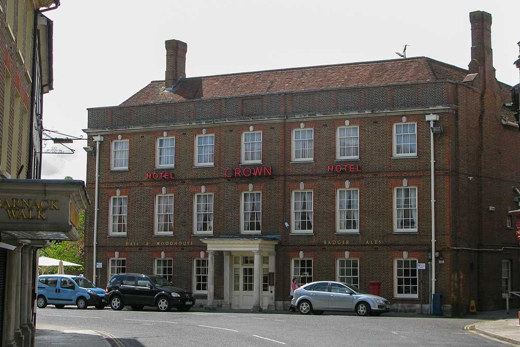 The Crown Hotel on West Steet is a popular pub.