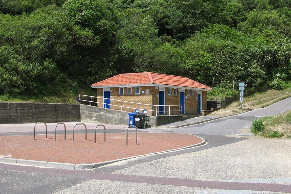 Photo of the toilets at Flaghead Beach near Sandbanks Dorset