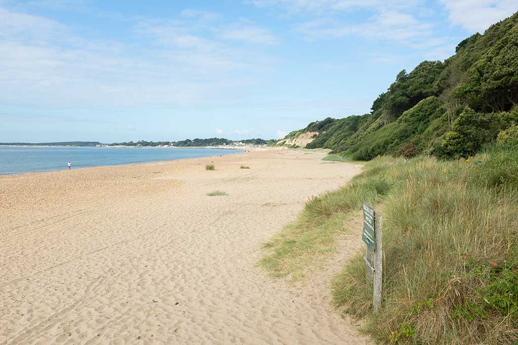 Highcliffe Castle Beach - Visitor information and car park | Dorset Guide