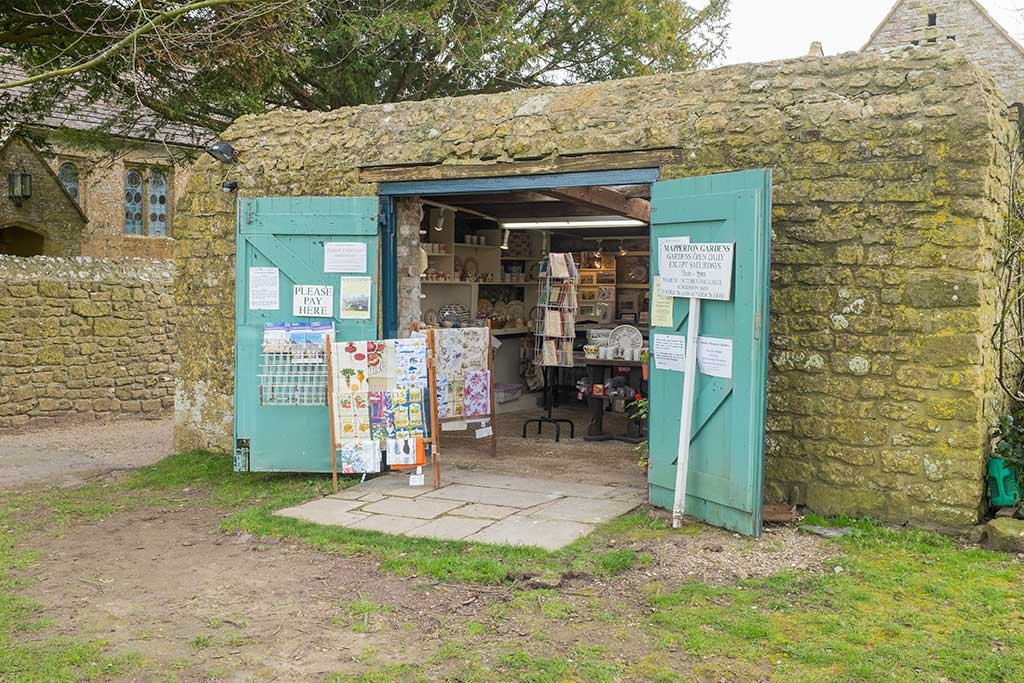 There's a little shop in the car park where you can buy your entrance ticket